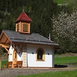 Hotel Almhof Neustift im Stubaital