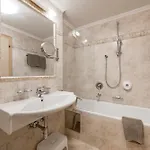 Hotel Almhof Neustift im Stubaital
