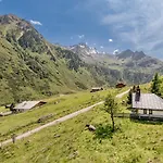 Almhof Hotell