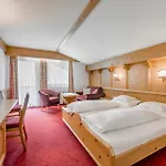 Hotell Almhof 4*