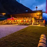 Almhof Hotell