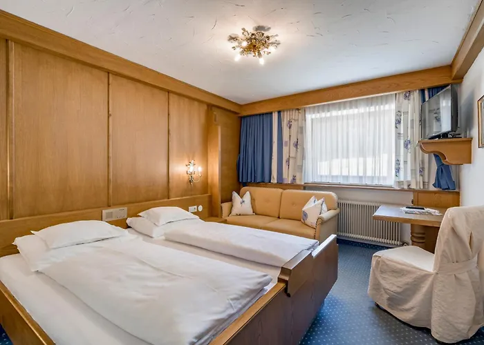 Отель Almhof 4*